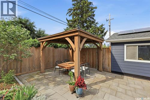 2002 Park Avenue, Saskatoon, SK - Outdoor