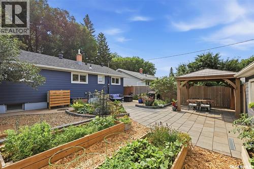 2002 Park Avenue, Saskatoon, SK - Outdoor