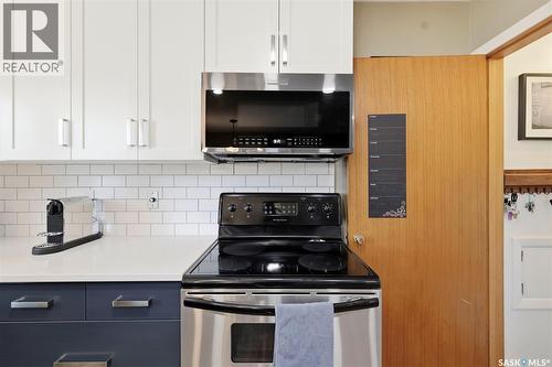 2002 Park Avenue, Saskatoon, SK - Indoor Photo Showing Kitchen