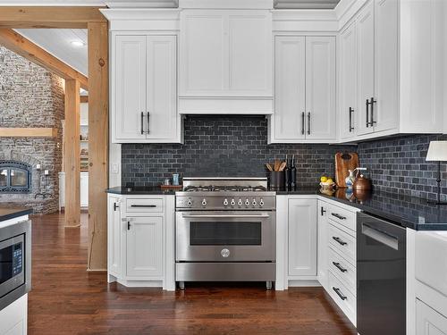 372 Macmillan Point Road, West Covehead, PE - Indoor Photo Showing Kitchen With Upgraded Kitchen