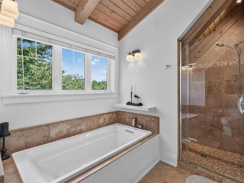 372 Macmillan Point Road, West Covehead, PE - Indoor Photo Showing Bathroom