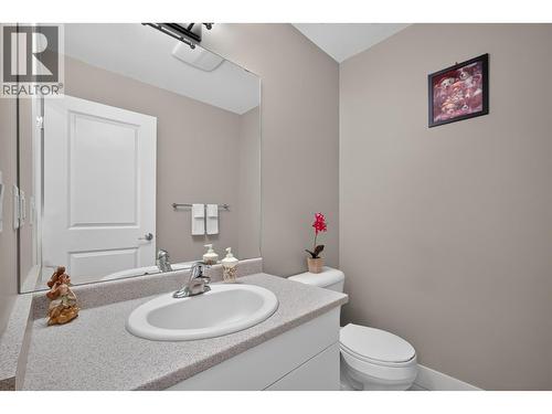 Downstairs powder room - 335 Gerstmar Road Unit# 3, Kelowna, BC - Indoor Photo Showing Bathroom