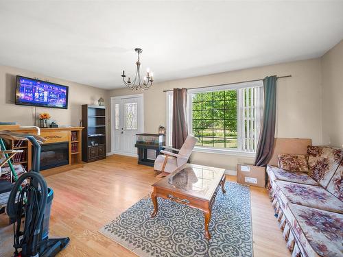 370 Diversion Road, Ellerslie-Bideford, PE - Indoor Photo Showing Living Room