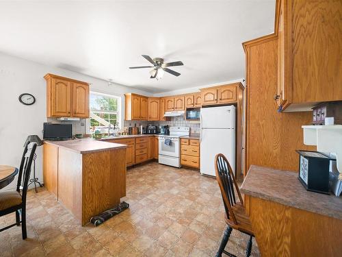 370 Diversion Road, Ellerslie-Bideford, PE - Indoor Photo Showing Kitchen