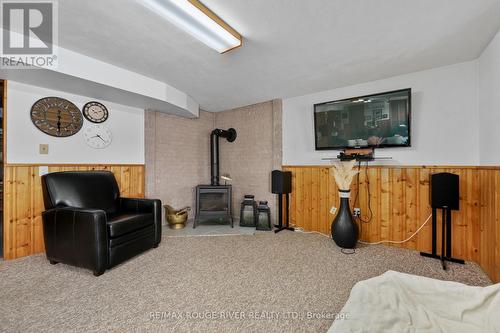 1087 Lagoon Road, Highlands East (Cardiff Ward), ON - Indoor