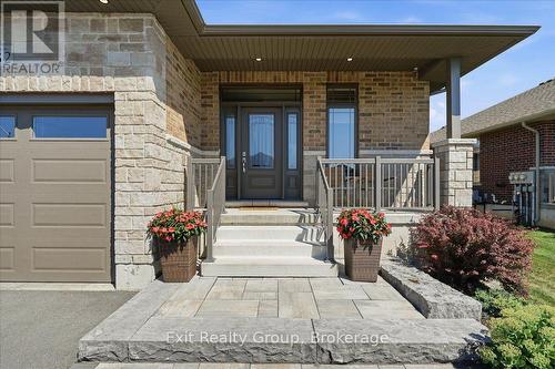 32 Wims Way, Belleville (Thurlow Ward), ON - Outdoor With Deck Patio Veranda