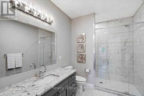 32 Wims Way, Belleville (Thurlow Ward), ON - Indoor Photo Showing Bathroom