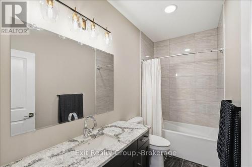 32 Wims Way, Belleville (Thurlow Ward), ON - Indoor Photo Showing Bathroom