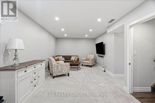 32 Wims Way, Belleville (Thurlow Ward), ON - Indoor
