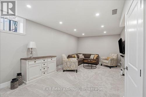 32 Wims Way, Belleville (Thurlow Ward), ON - Indoor