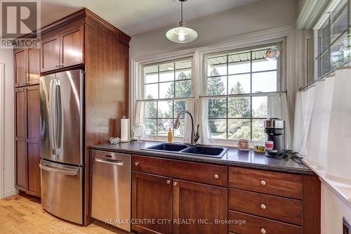 4766 Sunset Road, Central Elgin (Port Stanley), ON - Indoor Photo Showing Kitchen With Double Sink