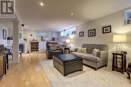 4766 Sunset Road, Central Elgin (Port Stanley), ON - Indoor Photo Showing Living Room
