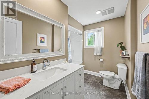 Updated family bathroom - 7 Isabella Street, Perth, ON - Indoor Photo Showing Bathroom
