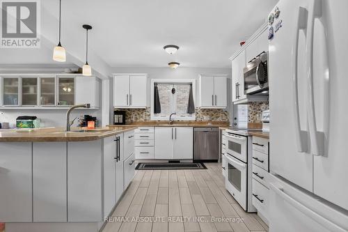 511 Penhill Avenue, Ottawa, ON - Indoor Photo Showing Kitchen With Upgraded Kitchen