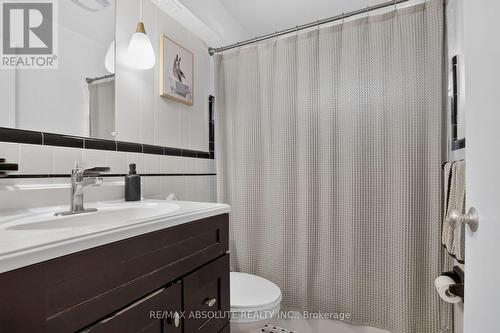 511 Penhill Avenue, Ottawa, ON - Indoor Photo Showing Bathroom