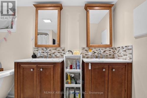 511 Penhill Avenue, Ottawa, ON - Indoor Photo Showing Other Room