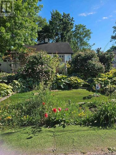 7 Vera Street, St. Catharines (Western Hill), ON - Outdoor