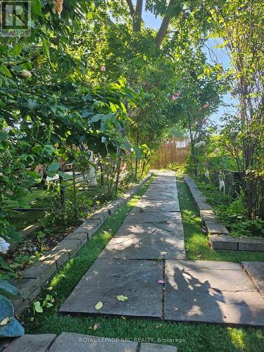 7 Vera Street, St. Catharines (Western Hill), ON - Outdoor