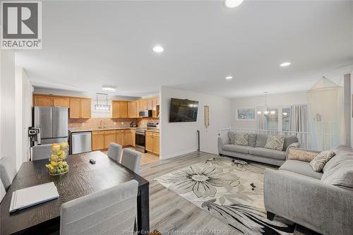 4574 Tumbleweed Crescent, Windsor, ON - Indoor Photo Showing Living Room