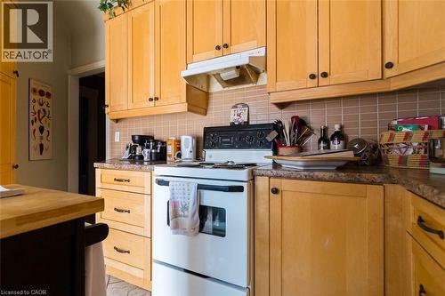 121 Eastbourne Avenue, Hamilton, ON - Indoor Photo Showing Kitchen