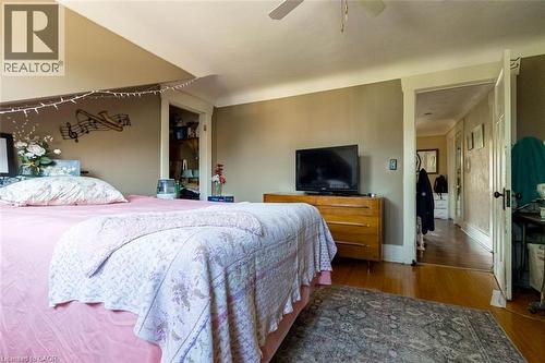 121 Eastbourne Avenue, Hamilton, ON - Indoor Photo Showing Bedroom