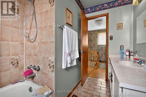 4157 Ottewell Crescent, Mississauga, ON - Indoor Photo Showing Bathroom