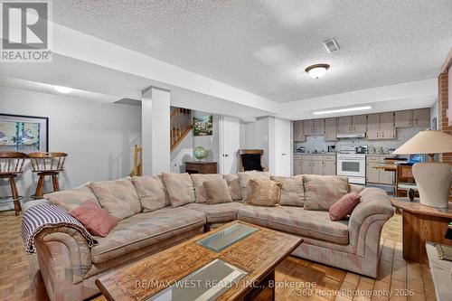 4157 Ottewell Crescent, Mississauga, ON - Indoor Photo Showing Living Room