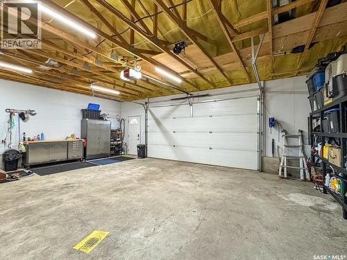 405 Northcote Drive, Swift Current, SK - Indoor Photo Showing Garage