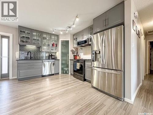 405 Northcote Drive, Swift Current, SK - Indoor Photo Showing Kitchen