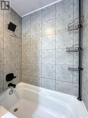 405 Northcote Drive, Swift Current, SK - Indoor Photo Showing Bathroom