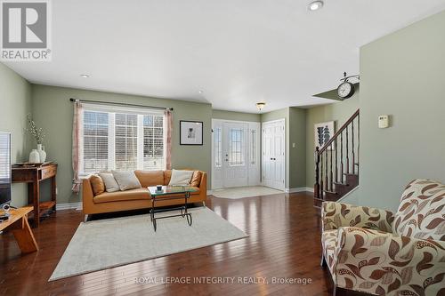 hardwood floors - 53 Beaver Lane, The Nation, ON - Indoor Photo Showing Living Room