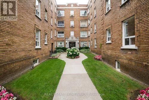 206 - 100 Oriole Parkway, Toronto, ON - Outdoor