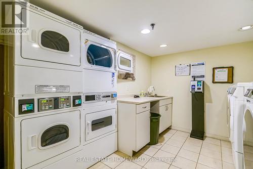 206 - 100 Oriole Parkway, Toronto, ON - Indoor Photo Showing Laundry Room