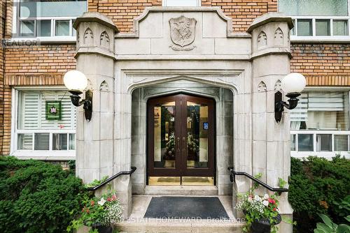 206 - 100 Oriole Parkway, Toronto, ON - Outdoor