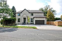 180 GOULDING AVENUE Toronto, ON M2R 2P4