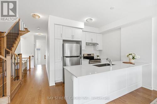 30 Velvet Drive, Whitby, ON - Indoor Photo Showing Kitchen With Upgraded Kitchen