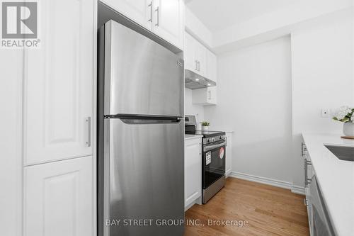 30 Velvet Drive, Whitby, ON - Indoor Photo Showing Kitchen