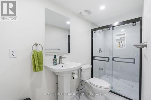 30 Velvet Drive, Whitby, ON - Indoor Photo Showing Bathroom