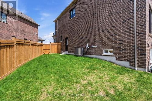 30 Velvet Drive, Whitby, ON - Outdoor