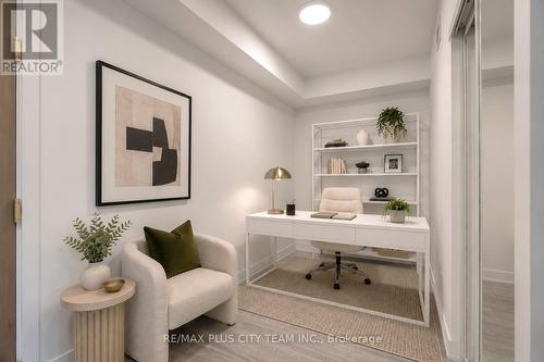 303 - 1285 Queen Street E, Toronto, ON - Indoor Photo Showing Office