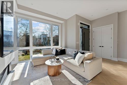 171 Durant Avenue, Toronto, ON - Indoor Photo Showing Living Room