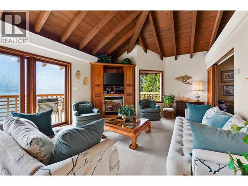 6714 3A Highway, Nelson, BC - Indoor Photo Showing Living Room With Fireplace