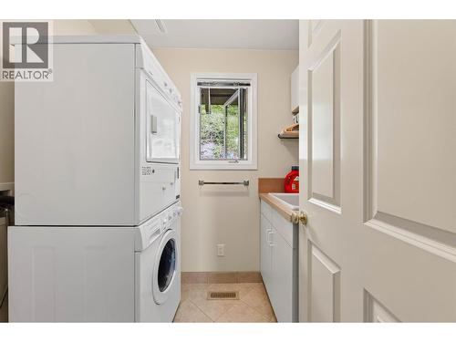 6714 3A Highway, Nelson, BC - Indoor Photo Showing Laundry Room