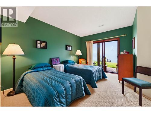 6714 3A Highway, Nelson, BC - Indoor Photo Showing Bedroom