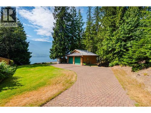 6714 3A Highway, Nelson, BC - Outdoor