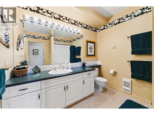 6714 3A Highway, Nelson, BC - Indoor Photo Showing Bathroom