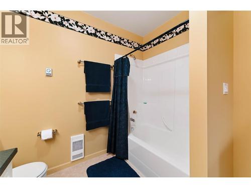 6714 3A Highway, Nelson, BC - Indoor Photo Showing Bathroom