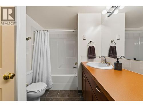 6714 3A Highway, Nelson, BC - Indoor Photo Showing Bathroom
