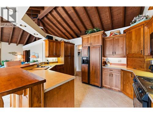 6714 3A Highway, Nelson, BC - Indoor Photo Showing Kitchen