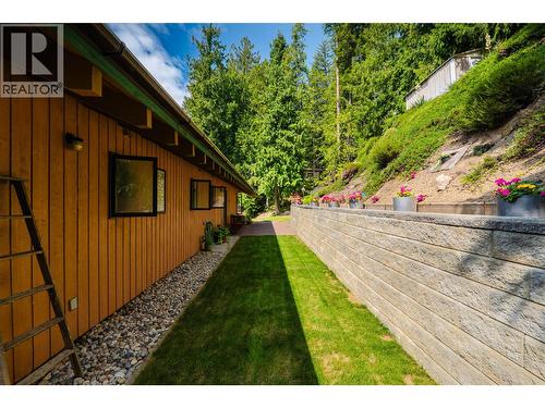 6714 3A Highway, Nelson, BC - Outdoor
